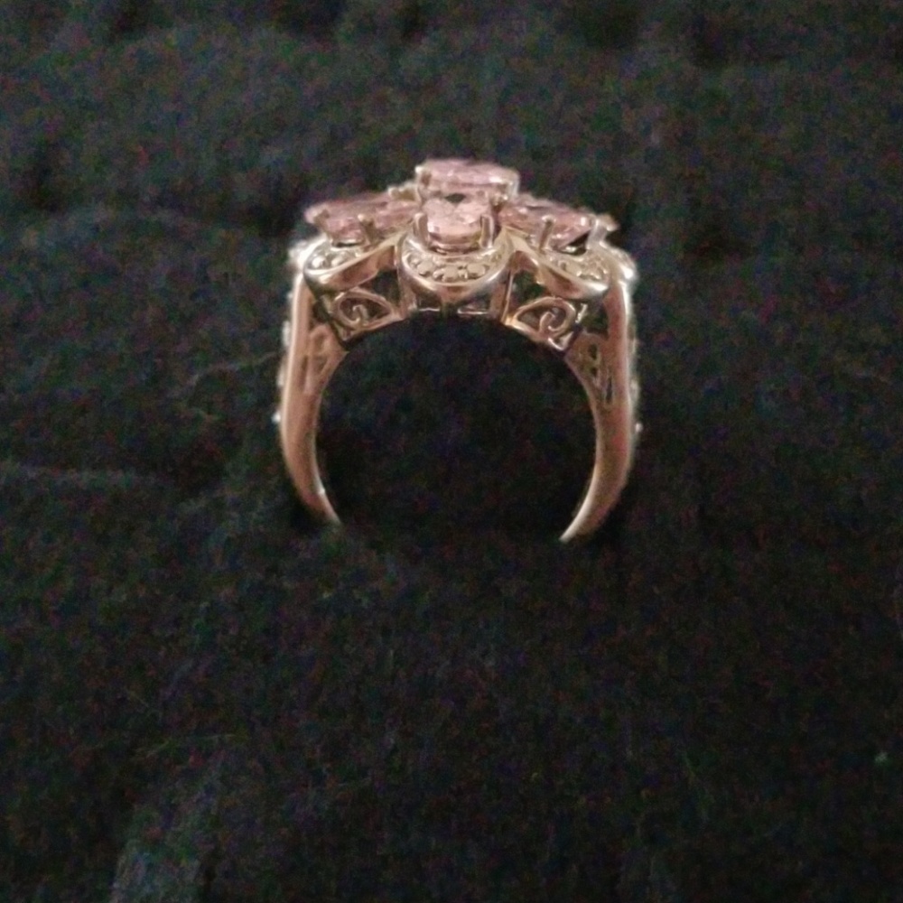 Ring - Picture 3 of 3